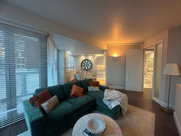 2 Bedroom Flat To Rent In City Road, Old Street, London, EC1V