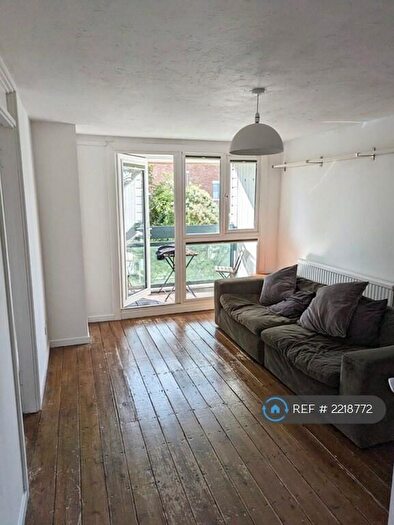 1 Bedroom Flat To Rent In Lomond Close, London, N15