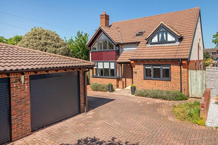 4 Bedroom Detached House For Sale In Calmore Road, Totton, SO40