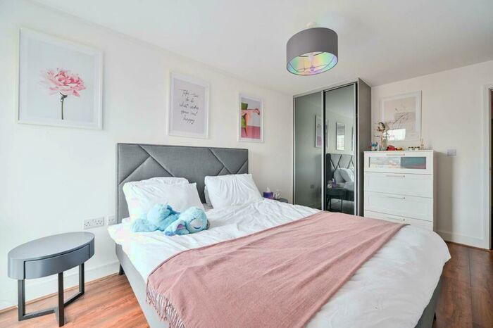 1 Bedroom Flat To Rent In Freda Street, Bermondsey, London, SE16