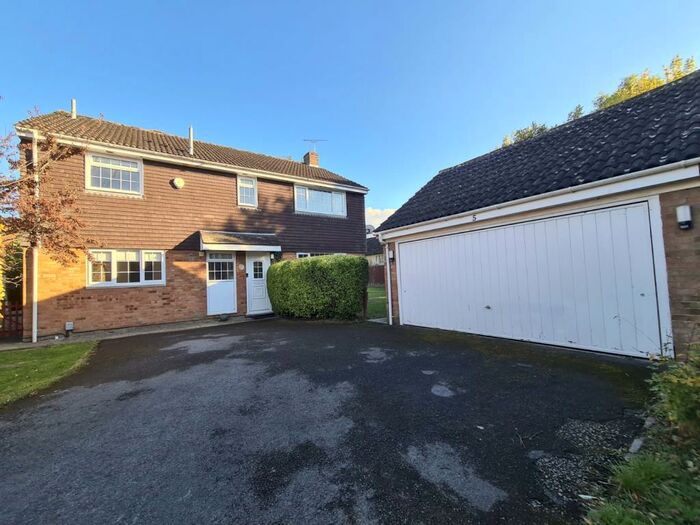 4 Bedroom Detached House To Rent In Holmleigh, North Swindon, SN25