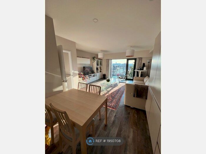 1 Bedroom Flat To Rent In Station Square, Colchester, CO4