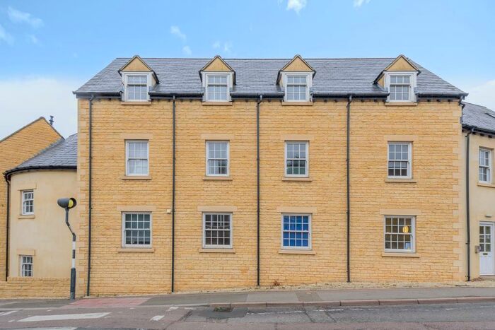 2 Bedroom Apartment To Rent In Chipping Norton, Oxfordshire, OX7