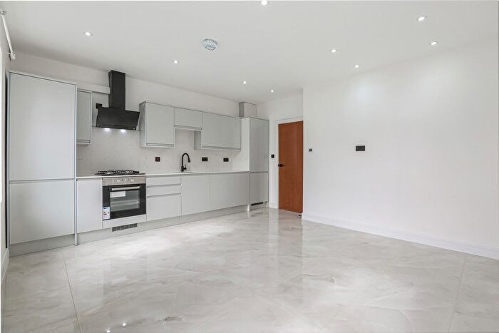 2 Bedroom Flat To Rent In Grosvenor Avenue, Carshalton, SM5