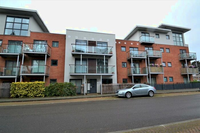 2 Bedroom Flat To Rent In Highfield Close London, SE13