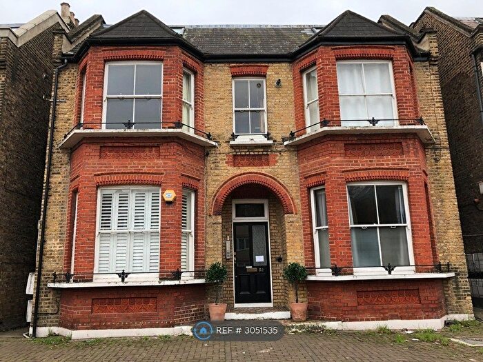 2 Bedroom Flat To Rent In Longley Road, London, SW17