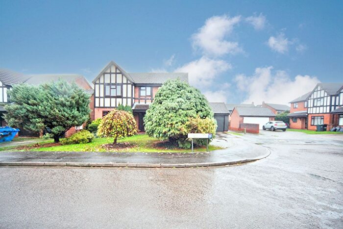 4 Bedroom Detached House For Sale In Emmer Green, Luton, LU2