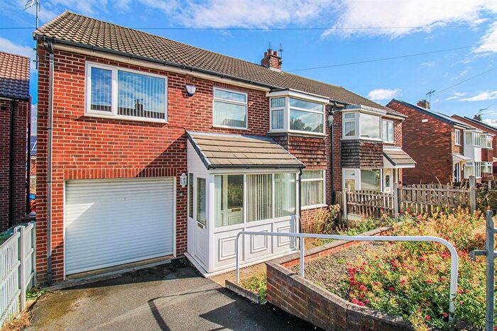 4 Bedroom Semi-detached House For Sale In Shakespeare Avenue, Normanton, WF6