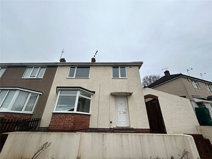 3 Bedroom Semi Detached House To Rent In Harrogate Crescent, DE21