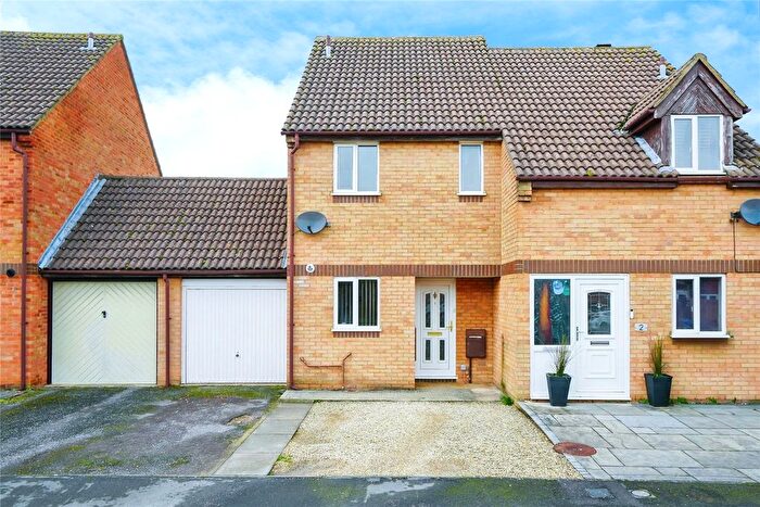 2 Bedroom Semi Detached House For Sale In Harrier Way, Bicester, Oxfordshire, OX26