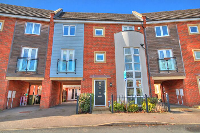 4 Bedroom Terraced House For Sale In Southwold Crescent, Milton Keynes, MK10
