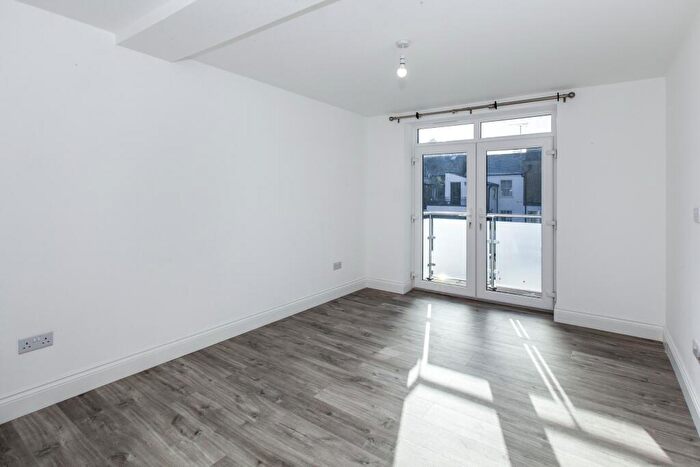 1 Bedroom Flat To Rent In Victoria Street, Windsor, SL4