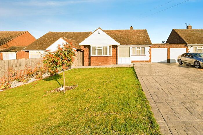 2 Bedroom Bungalow For Sale In Shefford Road, Meppershall, Shefford, SG17