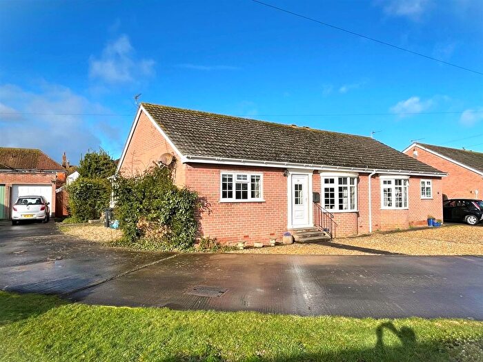 2 Bedroom Semi Detached Bungalow For Sale In Parnell Way, Burnham-On-Sea, TA8