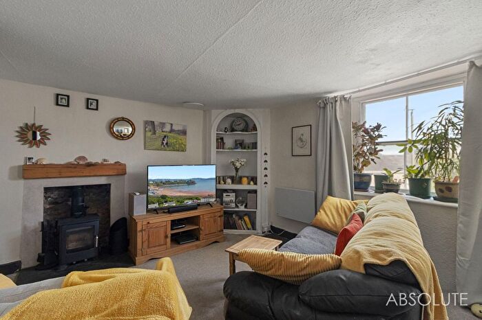 3 Bedroom Maisonette For Sale In Winner Street, Paignton, TQ3