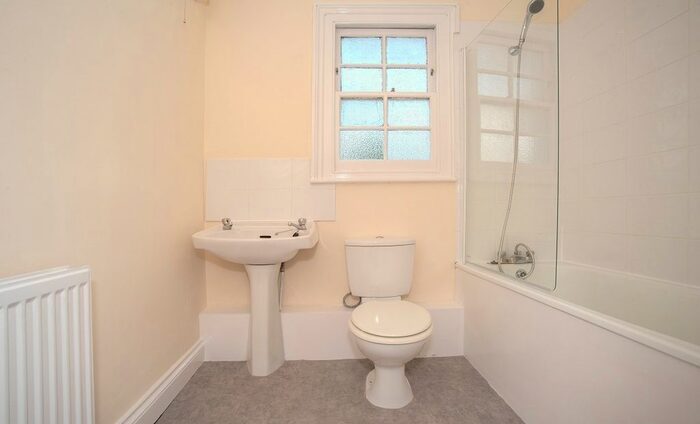 1 Bedroom Flat To Rent In Peckham Rye, London, SE15
