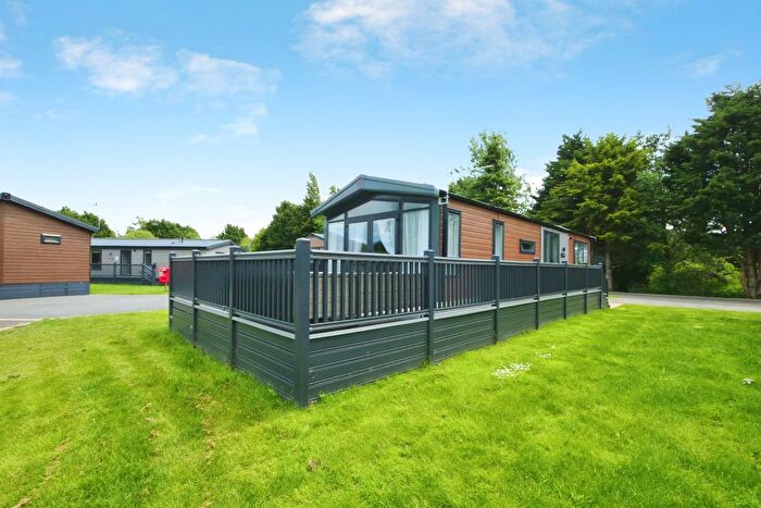 2 Bedroom Lodge For Sale In Melbourne Road, Allerthorpe, York, YO42