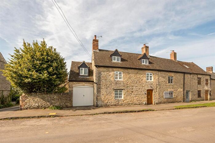 5 Bedroom End Of Terrace House For Sale In Nethercote Road, Tackley, OX5