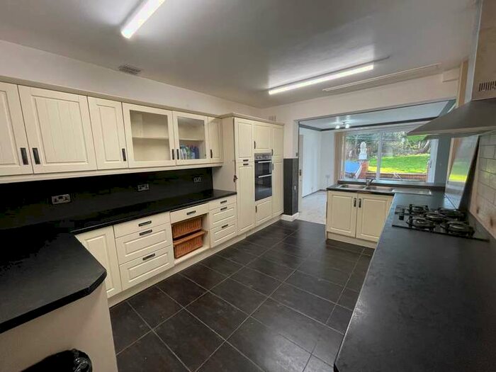 5 Bedroom Detached House To Rent In The Slieve, Handsworth Wood, B20