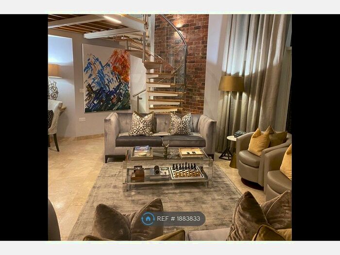 2 Bedroom Flat To Rent In Constitution Hill, Woking, GU22