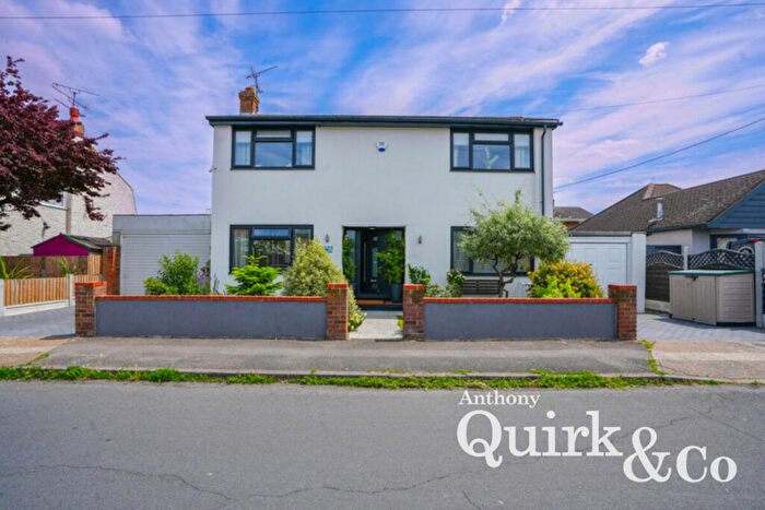 2 Bedroom Detached House For Sale In Maurice Road, Canvey Island, SS8