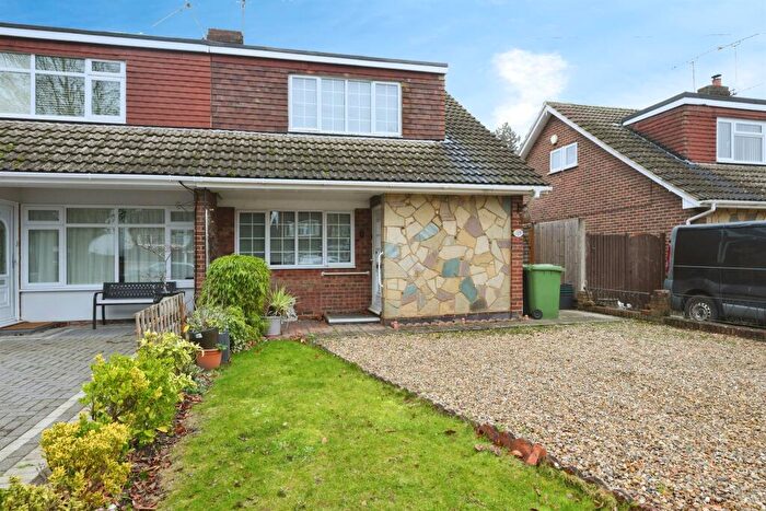 3 Bedroom Semi Detached House For Sale In Huntingdon Close, Broxbourne, EN10