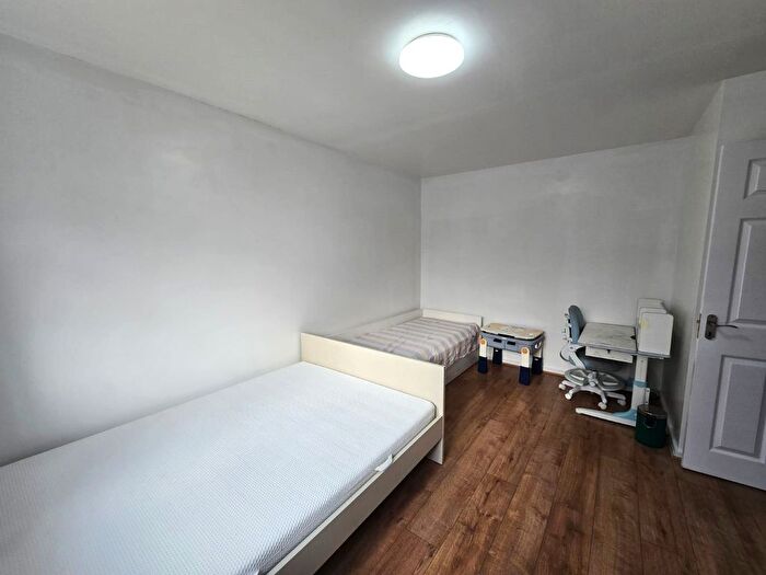 5 Bedroom End Of Terrace House To Rent In Crane Close, Dagenham, RM10