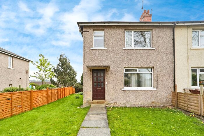 3 Bedroom Semi Detached House For Sale In Westfield Avenue, Yeadon, Leeds, LS19