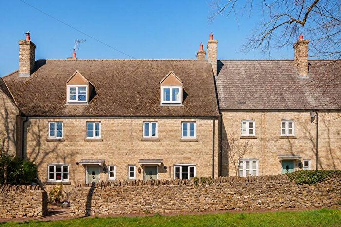 3 Bedroom Town House To Rent In Chipping Norton, Oxfordshire, OX7
