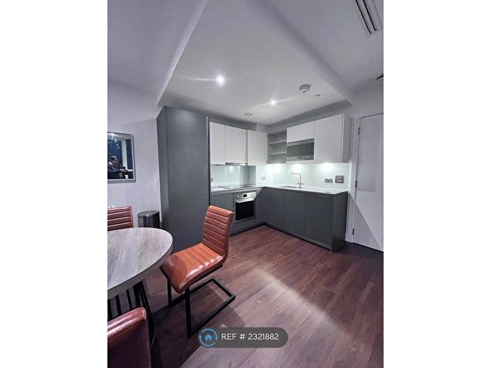 1 Bedroom Flat To Rent In Maine Tower, London, E14