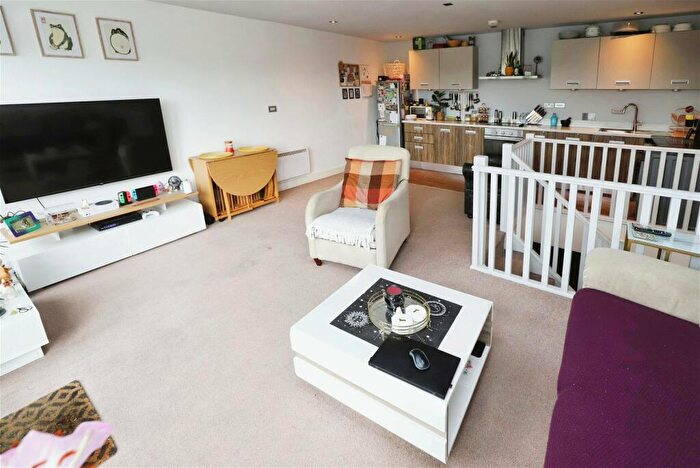 2 Bedroom Apartment For Sale In Wharfside Apartment, Bury, BL8