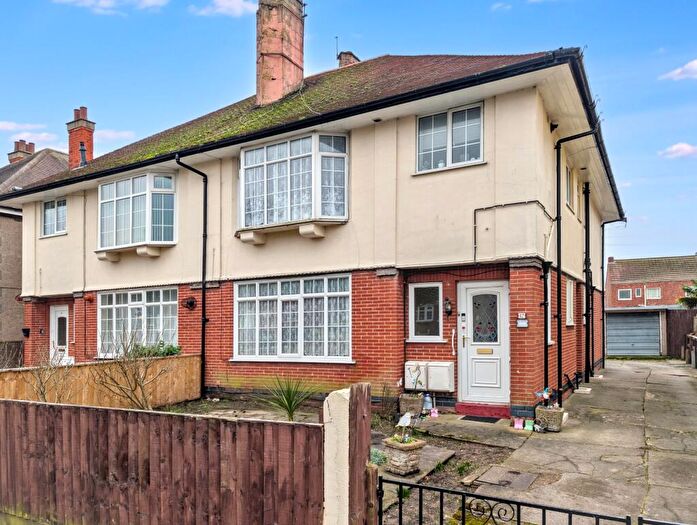 2 Bedroom Flat For Sale In Castleton Boulevard, Skegness, PE25