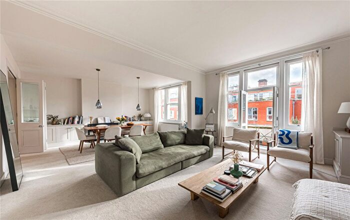 3 Bedroom Flat For Sale In York Mansions, Prince Of Wales Drive, London, SW11
