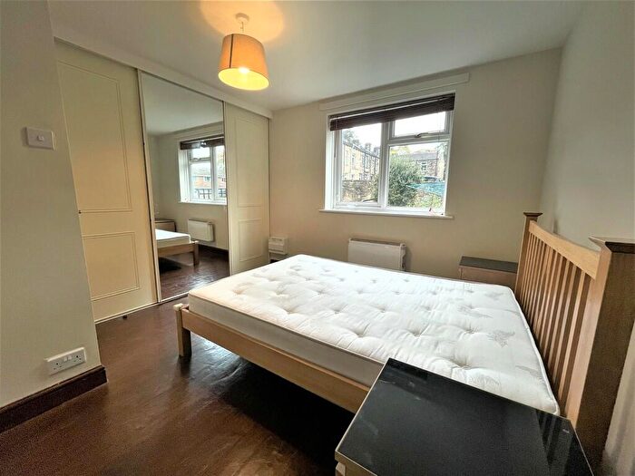 1 Bedroom Flat To Rent In New Park Grove, Farsley, LS28