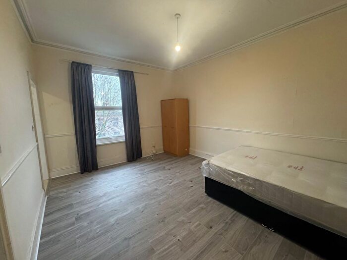 1 Bedroom Studio To Rent In Pownall Gardens, Hounslow, TW3