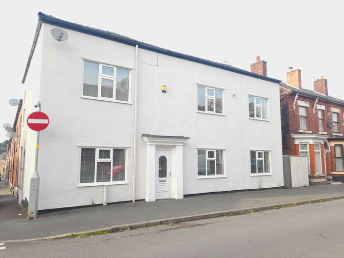 3 Bedroom House To Rent In Taylor Street, Stalybridge, SK15