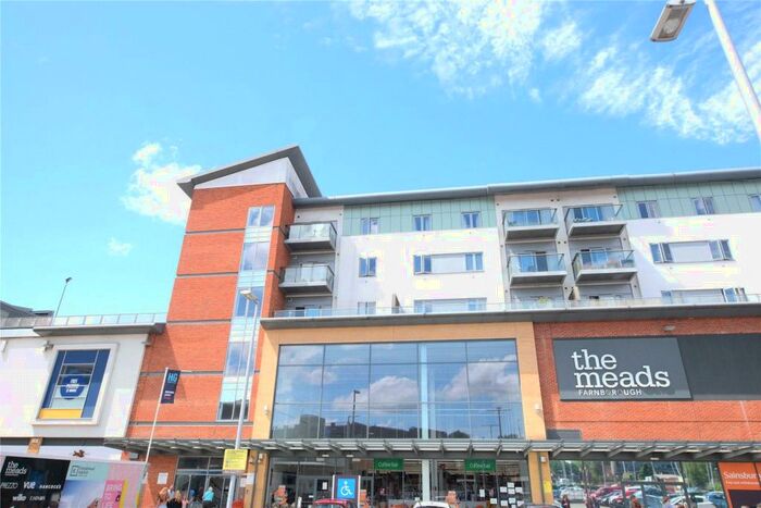 2 Bedroom Apartment To Rent In Queensmead, Farnborough, Hampshire, GU14