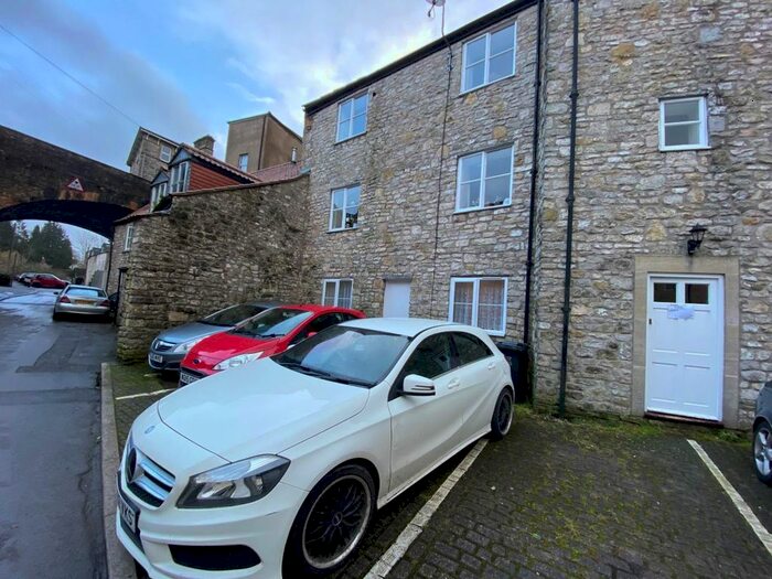 1 Bedroom Flat To Rent In Tipcote House, Tipcote Hill, Shepton Mallet, BA4