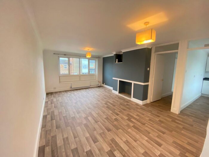 2 Bedroom Apartment To Rent In Datchworth Turn, Hemel Hempstead, HP2