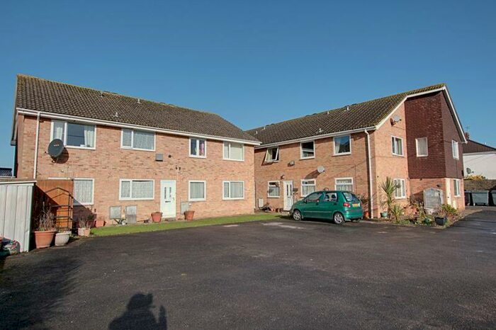 2 Bedroom Flat To Rent In Pitman Court, Trowbridge, BA14