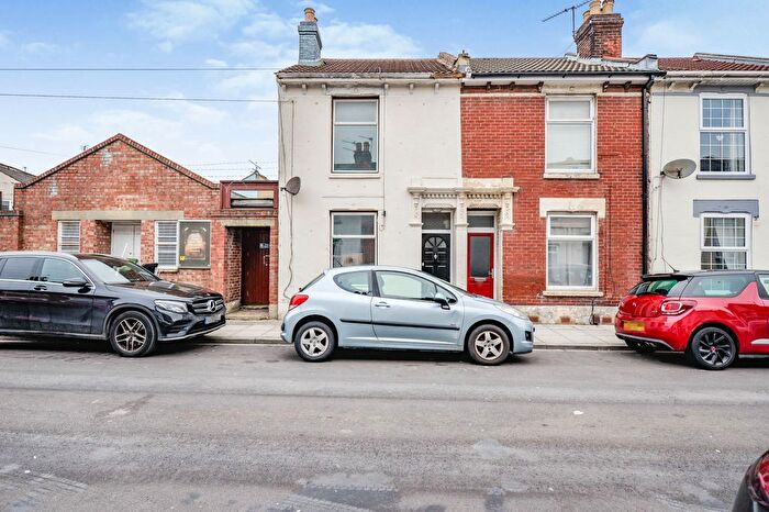 2 Bedroom End Of Terrace House To Rent In Station Road, Copnor, Portsmouth, PO3