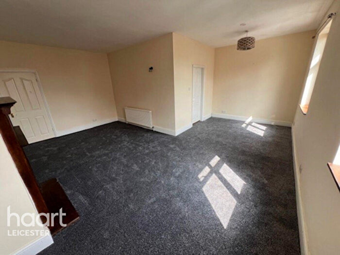 3 Bedroom Flat To Rent In Fleckney Road, Leicester, LE8