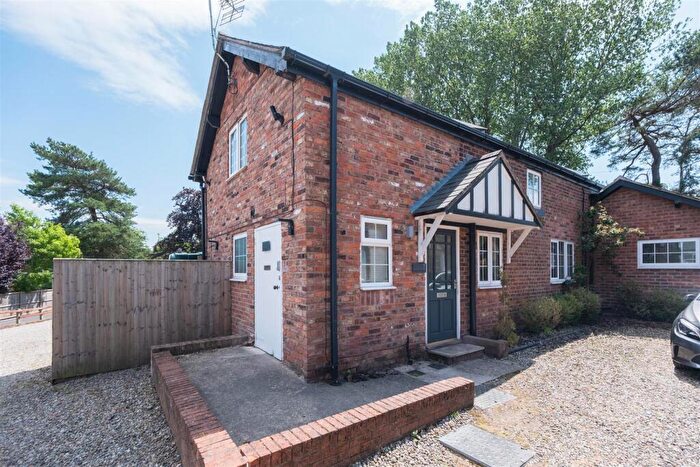 2 Bedroom Flat To Rent In Tarporley Road, Cotebrook, CW6