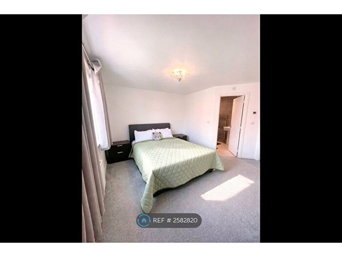 4 Bedroom Detached House To Rent In Heroes Drive, Birmingham, B29