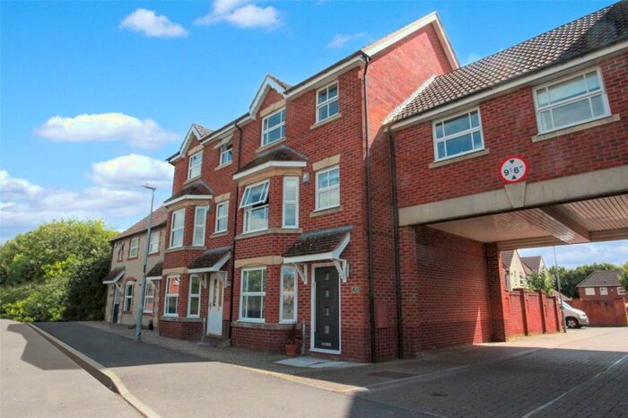 4 Bedroom Terraced House To Rent In Reeves Road, Devizes, Wiltshire, SN10