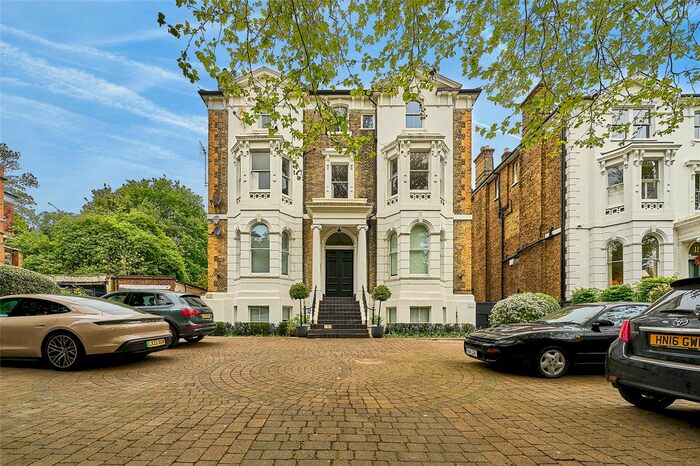 3 Bedroom Flat To Rent In Queens Road, Richmond, TW10