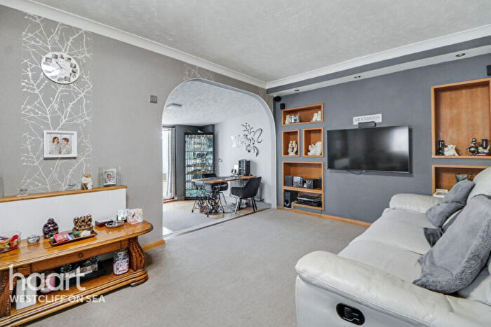 3 Bedroom Detached Bungalow For Sale In Alexandra Road, Great Wakering, SS3