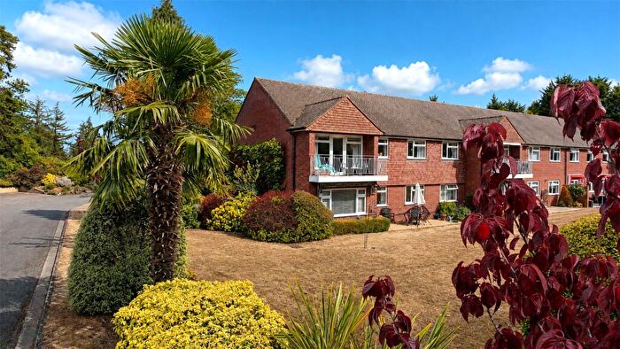 3 Bedroom Maisonette For Sale In Broom Hall, Oxshott, Leatherhead, Surrey, KT22