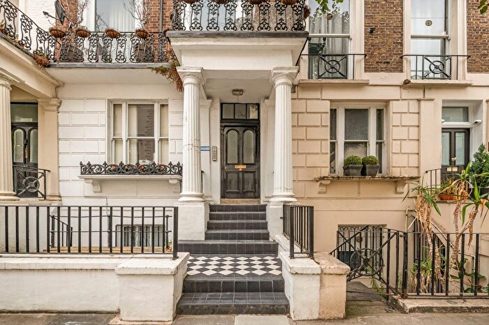 3 Bedroom Flat For Sale In Monmouth Road, Notting Hill, W2