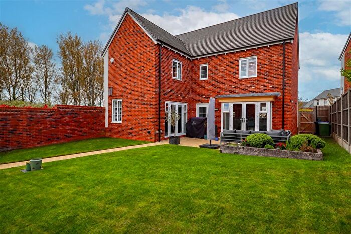 4 Bedroom Detached House For Sale In Keepers Meadow, Long Itchington, Southam, CV47